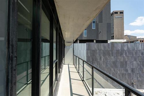 605 311 Hargrave Street, Winnipeg, MB - Outdoor With Exterior