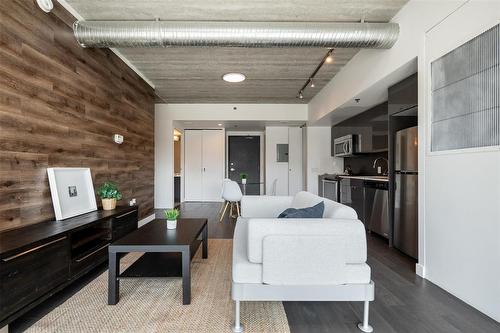 605 311 Hargrave Street, Winnipeg, MB - Indoor