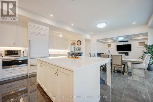 20 Seraville Street, Vaughan, ON - Indoor Photo Showing Kitchen