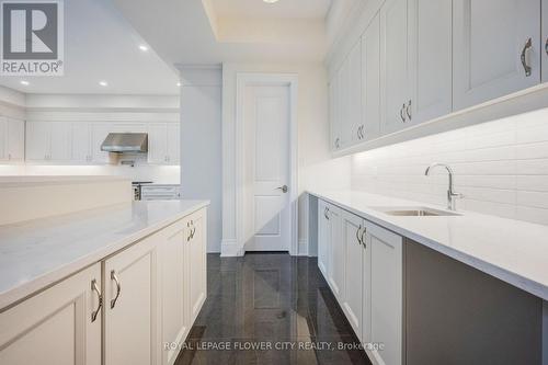 20 Seraville Street, Vaughan, ON - Indoor Photo Showing Kitchen