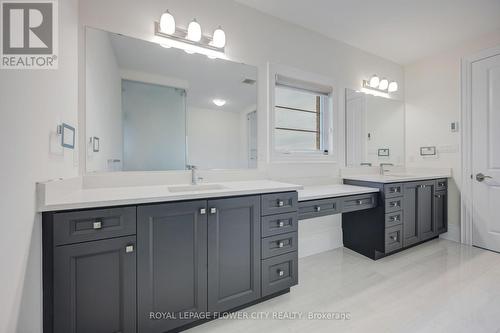 20 Seraville Street, Vaughan, ON - Indoor Photo Showing Bathroom