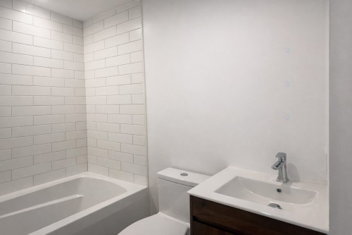 Salle de bains - 255  - 261 Rue Ste-Marie, Magog, QC - Indoor Photo Showing Bathroom