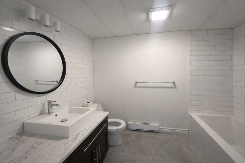 Salle de bains - 255  - 261 Rue Ste-Marie, Magog, QC - Indoor Photo Showing Bathroom