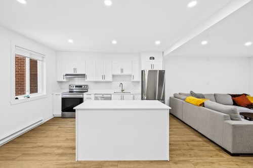 Cuisine - 5463 Av. Van Horne, Montréal (Côte-Des-Neiges/Notre-Dame-De-Grâce), QC - Indoor Photo Showing Kitchen