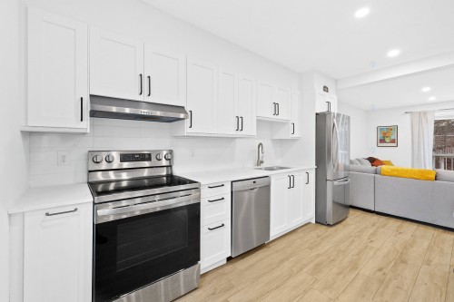 Cuisine - 5463 Av. Van Horne, Montréal (Côte-Des-Neiges/Notre-Dame-De-Grâce), QC - Indoor Photo Showing Kitchen