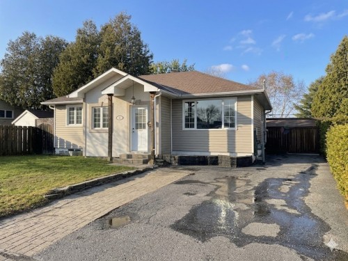 6 Rue Ste-Yvonne  Gatineau (Gatineau), QC J8T 1X5