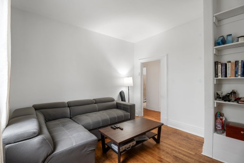 Living Room - 5412 Av. Montclair, Montréal (Côte-Des-Neiges/Notre-Dame-De-Grâce), QC - Indoor Photo Showing Living Room