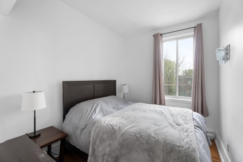 Master Bedroom - 5412 Av. Montclair, Montréal (Côte-Des-Neiges/Notre-Dame-De-Grâce), QC - Indoor Photo Showing Bedroom