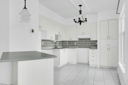 Cuisine - 105-305 Rue Laviolette, Saint-Jérôme, QC 