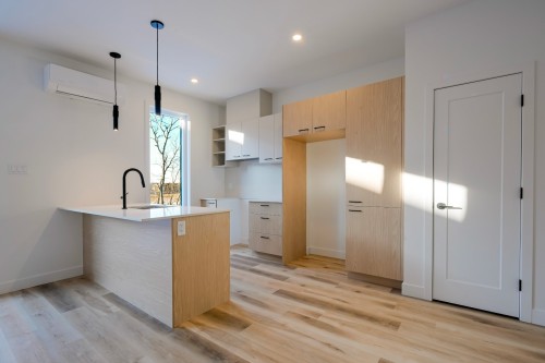 Kitchen - 001-90 Rue De L'Hibiscus, Granby, QC - Indoor Photo Showing Kitchen