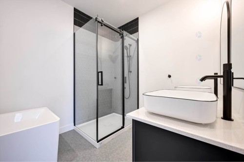 Bathroom - 74 Rue De L'Hibiscus, Granby, QC - Indoor Photo Showing Bathroom