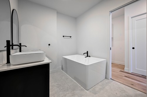 Bathroom - 74 Rue De L'Hibiscus, Granby, QC - Indoor