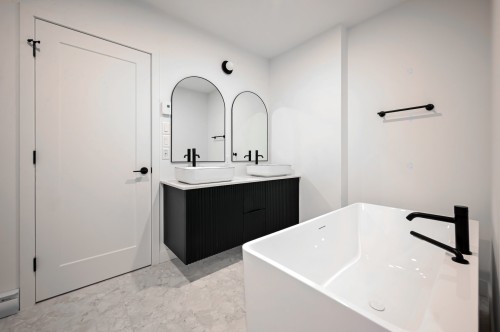 Salle de bains - 28 Rue De L'Hibiscus, Granby, QC - Indoor Photo Showing Bathroom