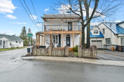 920 Rue des Patriotes Laval (Sainte-Rose), QC H7L 2N2