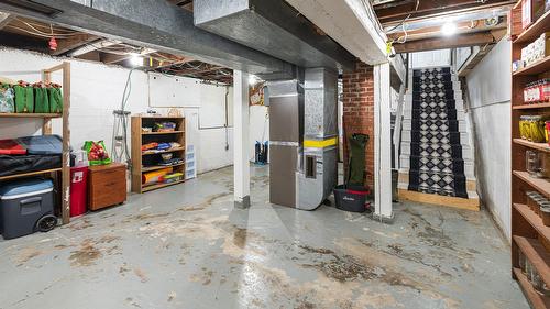 1006 Murdoch Street, Creston, BC - Indoor Photo Showing Basement