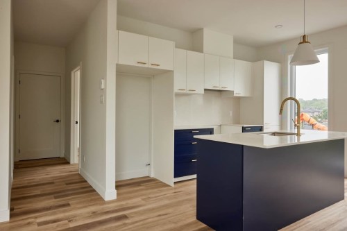 Overall view - 302-100 Rue De L'Hibiscus, Granby, QC - Indoor Photo Showing Kitchen