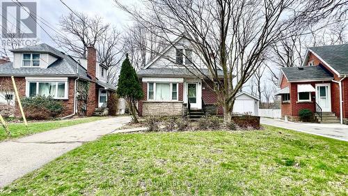84 BINKLEY CRESCENT  Hamilton, ON L8S 3L1