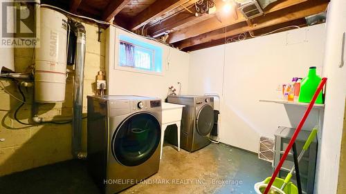 84 Binkley Crescent, Hamilton, ON - Indoor Photo Showing Laundry Room