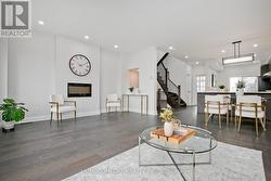 42 VANTAGE LOOP Newmarket, ON L3X 0K6