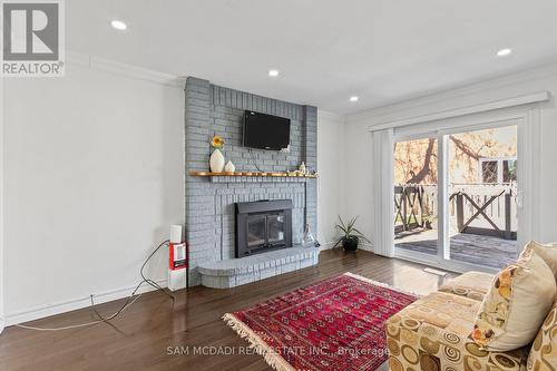 6282 Camgreen Circle, Mississauga, ON - Indoor Photo Showing Living Room With Fireplace