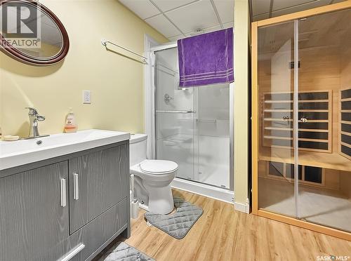 808 Chaplin Street, Swift Current, SK - Indoor Photo Showing Bathroom