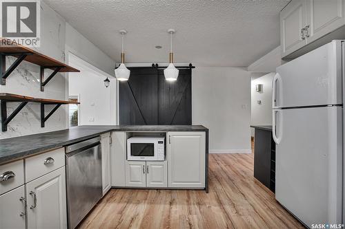 226 Candle Crescent, Saskatoon, SK - Indoor Photo Showing Kitchen