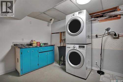 226 Candle Crescent, Saskatoon, SK - Indoor Photo Showing Laundry Room
