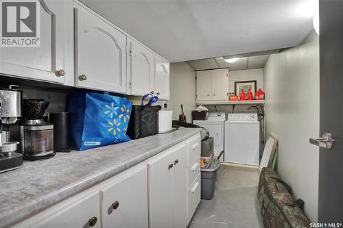 226 Candle Crescent, Saskatoon, SK - Indoor Photo Showing Laundry Room