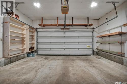 226 Candle Crescent, Saskatoon, SK - Indoor Photo Showing Garage