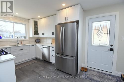 316 Cranbrook Drive, Hamilton, ON - Indoor Photo Showing Kitchen With Stainless Steel Kitchen
