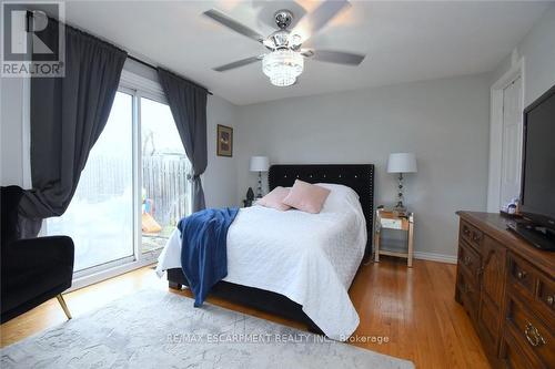 316 Cranbrook Drive, Hamilton, ON - Indoor Photo Showing Bedroom