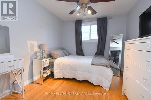 316 Cranbrook Drive, Hamilton, ON - Indoor Photo Showing Bedroom