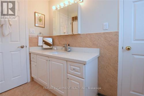 316 Cranbrook Drive, Hamilton, ON - Indoor Photo Showing Bathroom