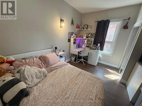 300 Locke Street S, Hamilton, ON - Indoor Photo Showing Bedroom