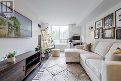 222 - 955 MILLWOOD ROAD Toronto, ON M4G 4E3