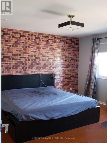 487 Wallenberg Crescent, Mississauga, ON - Indoor Photo Showing Bedroom