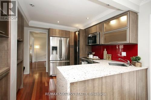 6643 Mockingbird Lane, Mississauga, ON - Indoor Photo Showing Kitchen