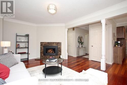 6643 Mockingbird Lane, Mississauga, ON - Indoor Photo Showing Living Room With Fireplace