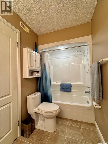 140 Morrison Drive, Yorkton, SK - Indoor Photo Showing Bathroom