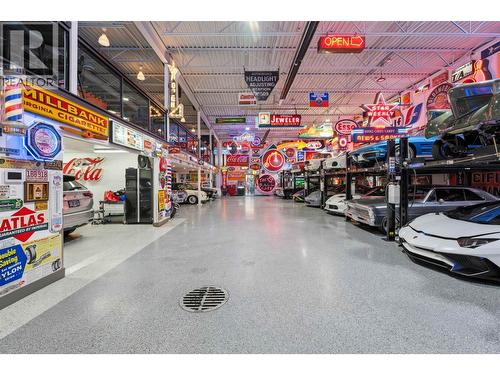 935 Sherwood Avenue, Coquitlam, BC 