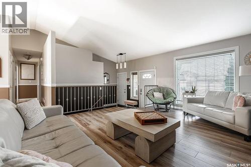 671 Fairbrother Place, Saskatoon, SK - Indoor Photo Showing Living Room