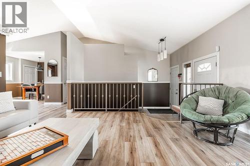 671 Fairbrother Place, Saskatoon, SK - Indoor Photo Showing Living Room