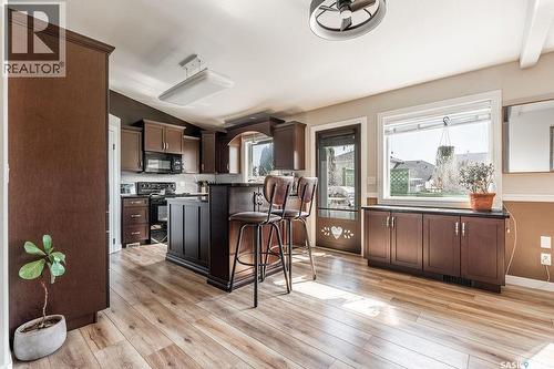 671 Fairbrother Place, Saskatoon, SK - Indoor Photo Showing Kitchen