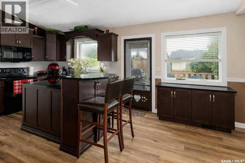 671 Fairbrother Place, Saskatoon, SK - Indoor Photo Showing Kitchen