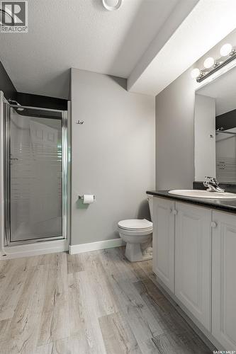 671 Fairbrother Place, Saskatoon, SK - Indoor Photo Showing Bathroom