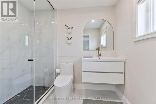7337 Sandhurst Drive, Mississauga, ON - Indoor Photo Showing Bathroom