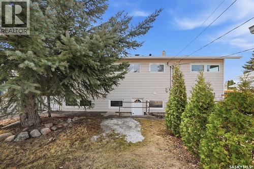 27 Lindsay Drive, Saskatoon, SK - Outdoor