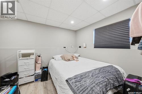 27 Lindsay Drive, Saskatoon, SK - Indoor Photo Showing Bedroom