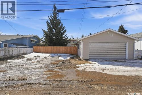 27 Lindsay Drive, Saskatoon, SK - Outdoor