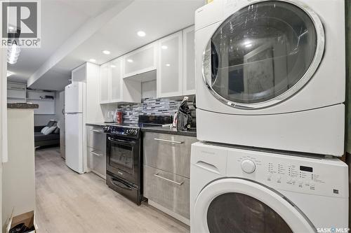 27 Lindsay Drive, Saskatoon, SK - Indoor Photo Showing Laundry Room